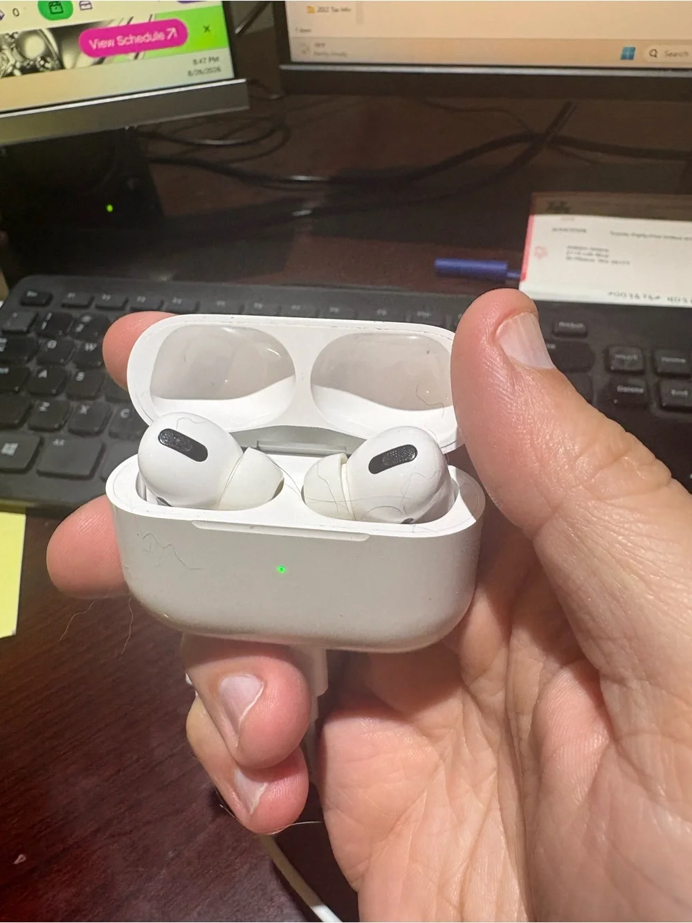 Like Apple White Wireless Earbuds with Charging Case